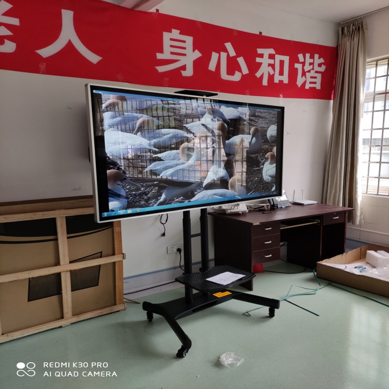 信特安65寸壁掛一體機入駐四川綿陽某醫(yī)院